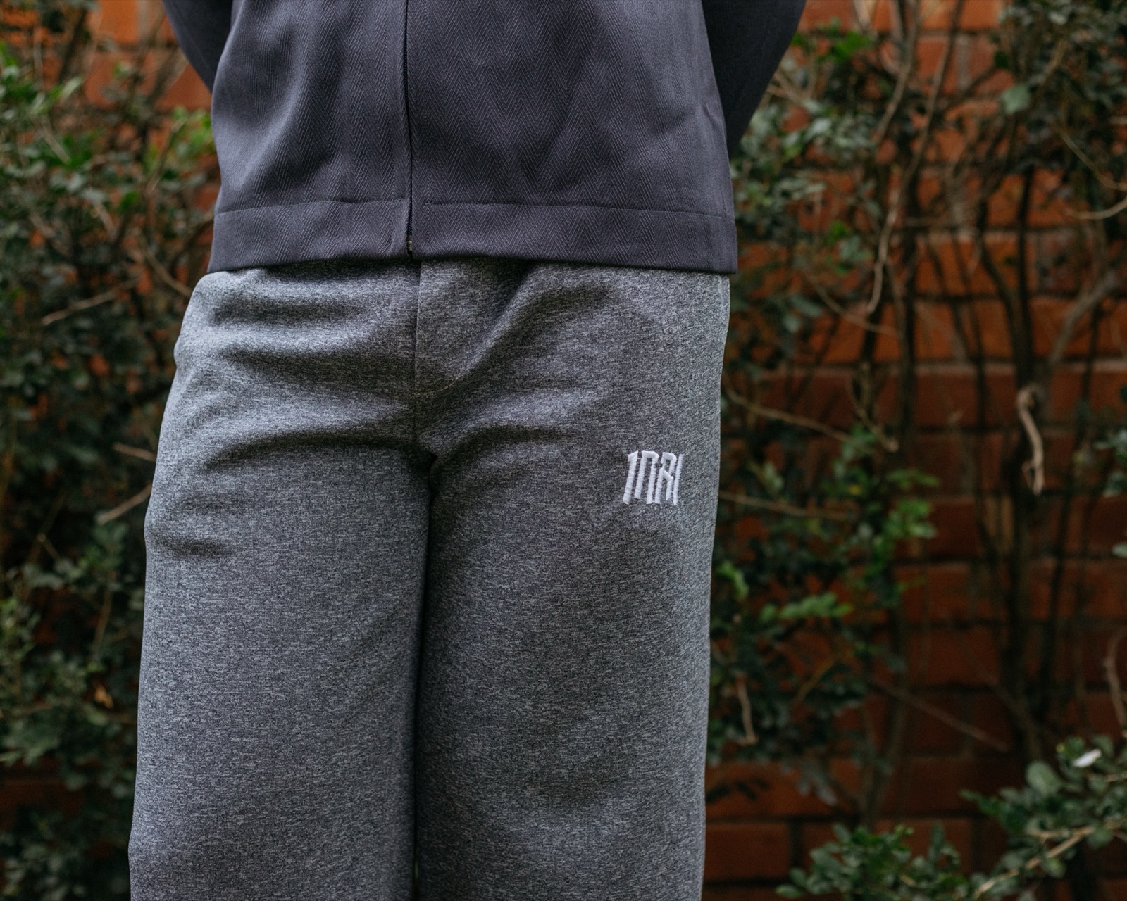 1NRI tonal embroidery detail